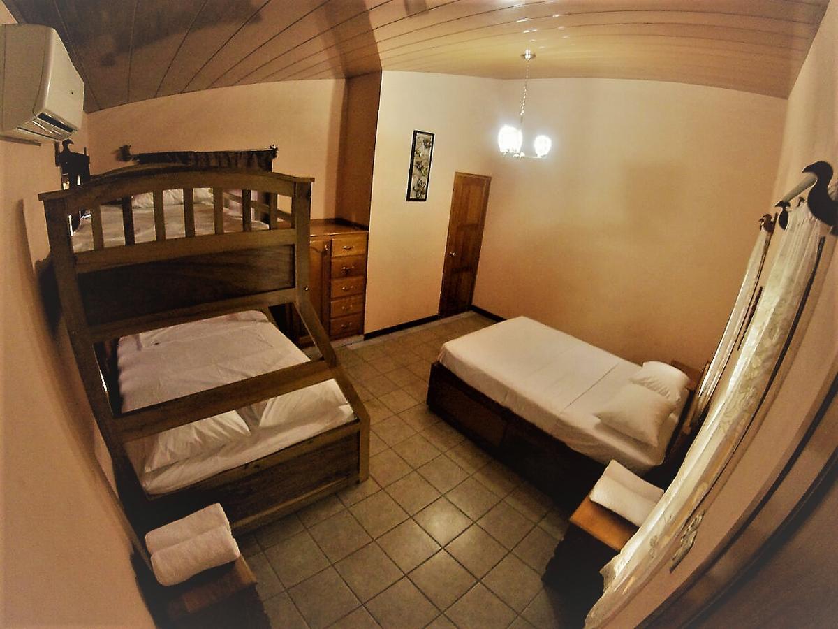 Hotel Congos Merida Bagian luar foto