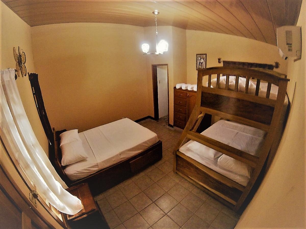 Hotel Congos Merida Bagian luar foto