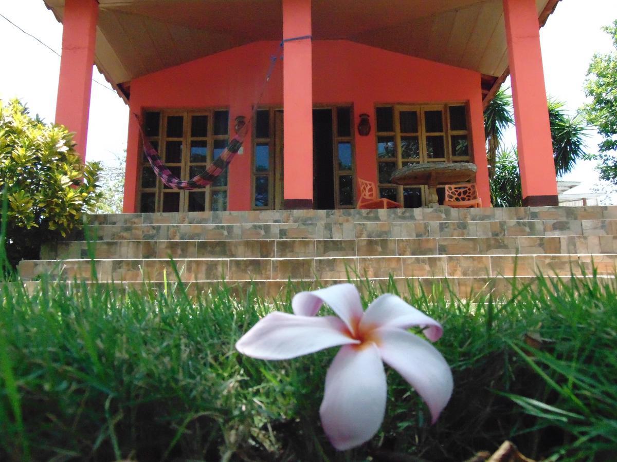 Hotel Congos Merida Bagian luar foto